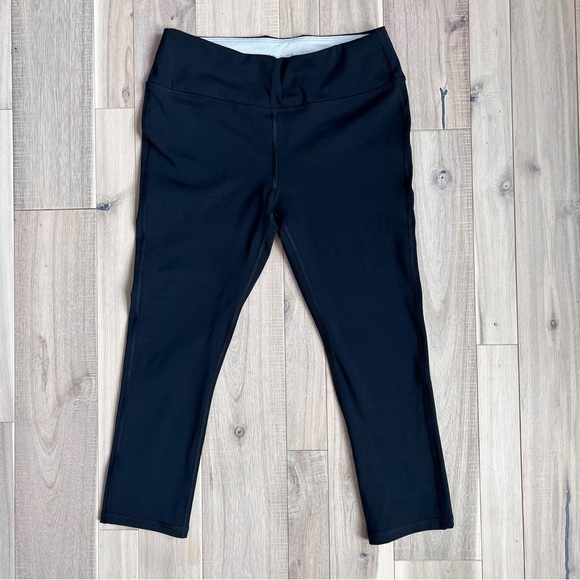 Marika Pants Black Cropped Leggings size 8-10 - Picture 1 of 5